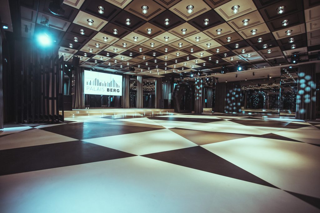 Leere Säle | Palais Berg