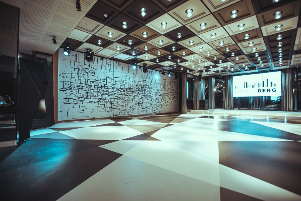 Leere Säle | Palais Berg